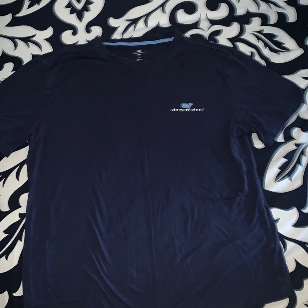 EUC Vineyard Vines Men’s T-Shirt 🐳